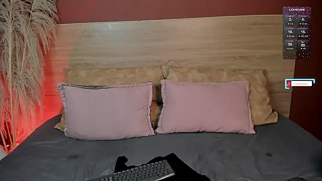 Snapshot of crystal_arlette_ chatting on April 2026 12:09:02 PM crystal arlette online show from April 2026 12:09:02 PM