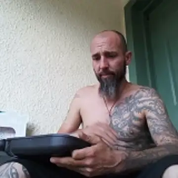 tainted95 online show from April 2026 07:49:02 PM