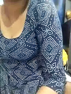 Pinky-hot11 online show from April 2026 04:37:02 PM