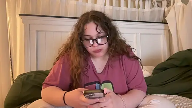 Seraphinawild online show from April 2026 06:16:02 AM