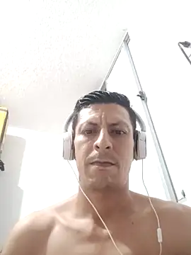 miguellccadena online show from April 2026 05:43:01 AM