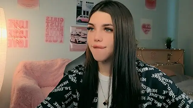 molly rettyy online show from April 2026 03:24:01 AM