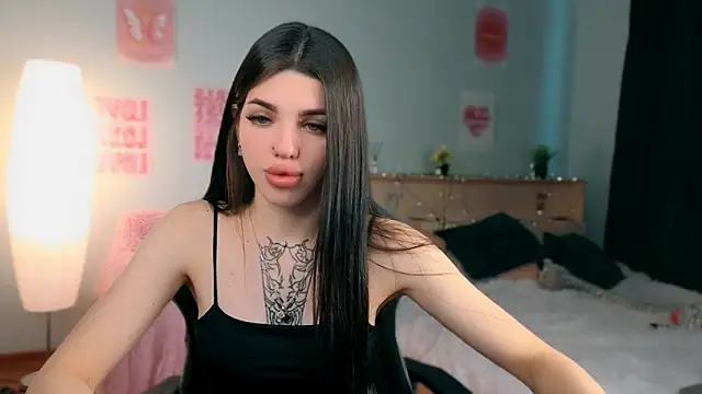 Snapshot of molly_rettyy chatting on June 2026 04:02:02 AM molly rettyy online show from June 2026 04:02:02 AM