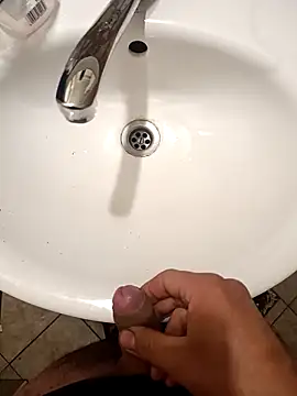 adams0224 online show from April 2026 09:01:02 PM