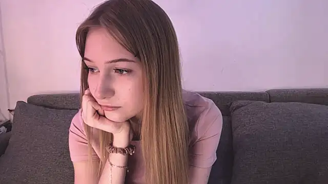 KatrineDrea online show from April 2026 03:24:01 PM