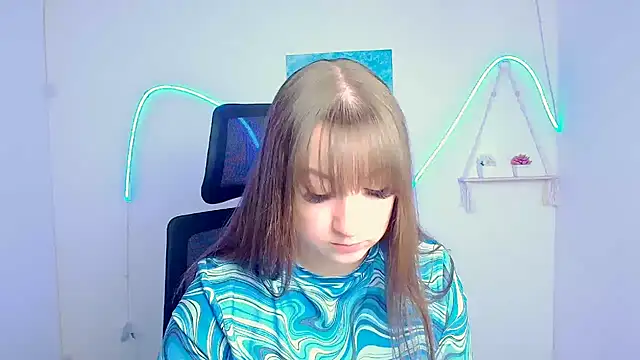 Tiffani Angel online show from April 2026 11:19:02 AM