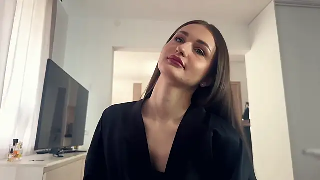 HallieHollo online show from April 2026 06:11:01 AM