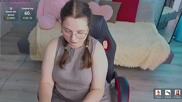 Snapshot of SofiDreamm chatting on June 2026 02:31:01 PM SofiDreamm online show from June 2026 02:31:01 PM