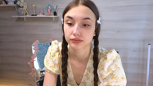 Snapshot of belle_cute chatting on June 2026 03:26:02 AM belle cute online show from June 2026 03:26:02 AM