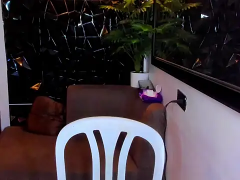 Snapshot of _YourBeautifulShemale_ chatting on April 2026 08:34:01 AM YourBeautifulShemale online show from April 2026 08:34:01 AM