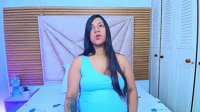 Lunaa Rossee online show from May 2026 07:43:01 PM