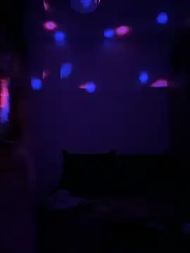 Ruyaaqueen online show from March 2026 01:40:02 AM