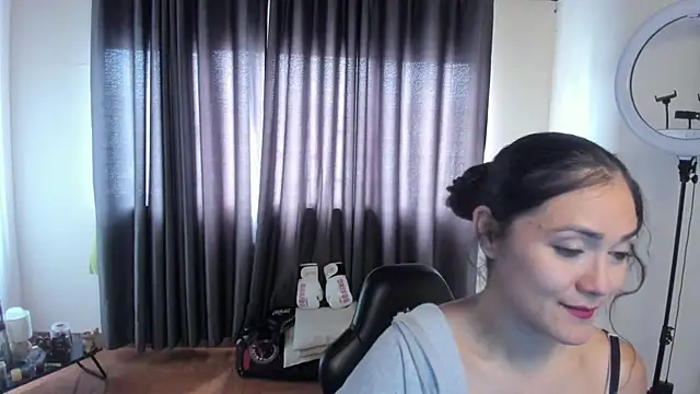 FreyaRouge online show from July 2026 06:43:02 PM