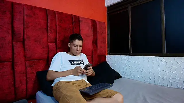 Snapshot of LuckandSamuel chatting on April 2026 02:17:02 AM LuckandSamuel online show from April 2026 02:17:02 AM