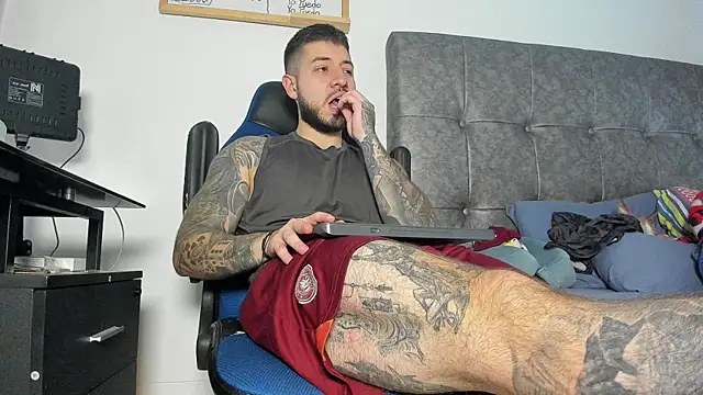 vyxen x online show from May 2026 07:55:02 PM
