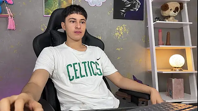 Snapshot of noah_magno_ chatting on April 2026 10:20:02 AM noah magno online show from April 2026 10:20:02 AM