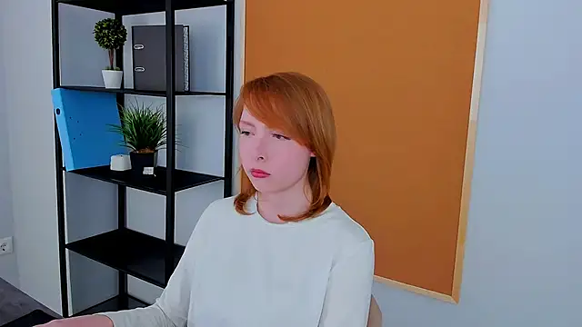 Snapshot of CherryCrushLove chatting on April 2026 06:44:01 AM CherryCrushLove online show from April 2026 06:44:01 AM