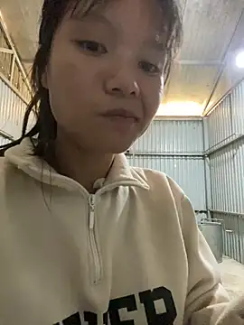 Snapshot of Elisa-a chatting on April 2026 01:25:01 AM Elisa-a online show from April 2026 01:25:01 AM