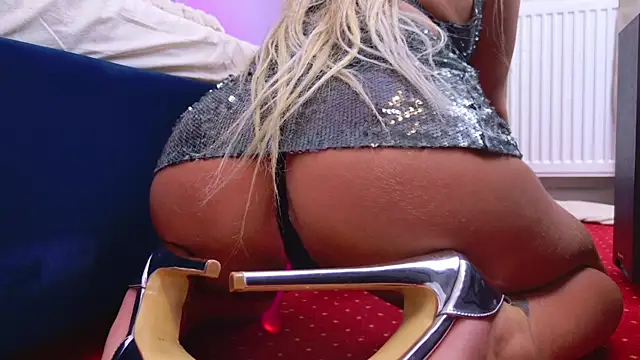 BlondieEve online show from June 2026 08:11:02 PM
