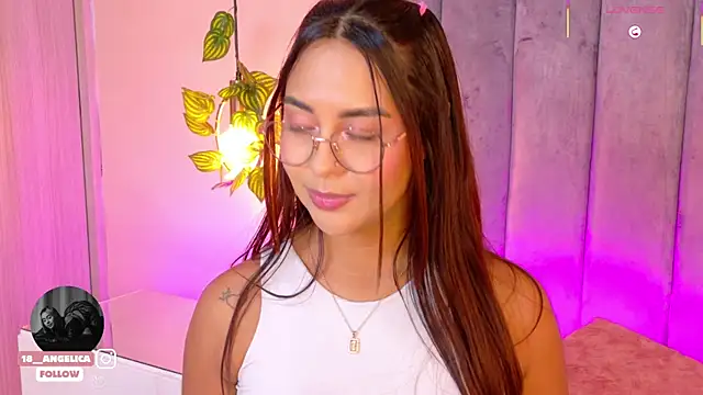 Snapshot of angelicaa_garcia chatting on July 2026 11:27:01 AM angelicaa garcia online show from July 2026 11:27:01 AM