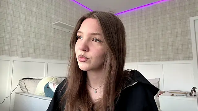 CassondraBern online show from April 2026 02:06:02 PM