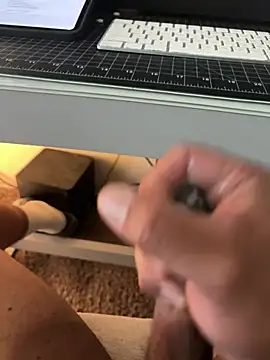 Snapshot of loudoggg chatting on April 2026 06:57:01 PM loudoggg online show from April 2026 06:57:01 PM