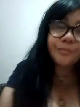 Snapshot of gatadeoculos chatting on April 2026 06:40:02 AM gatadeoculos online show from April 2026 06:40:02 AM