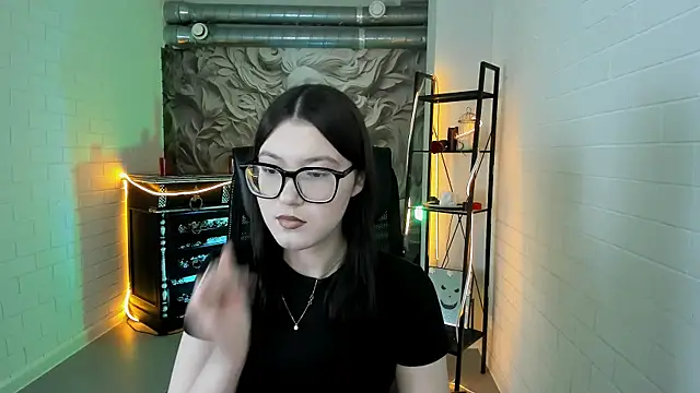 Snapshot of JennyGibson chatting on April 2026 05:19:01 AM JennyGibson online show from April 2026 05:19:01 AM