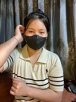 Mely2005 online show from April 2026 01:06:02 AM