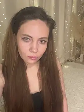 Snapshot of milanique chatting on April 2026 12:12:01 PM milanique online show from April 2026 12:12:01 PM