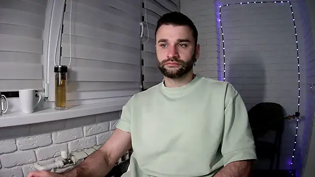 DaddySlava online show from April 2026 06:20:01 PM