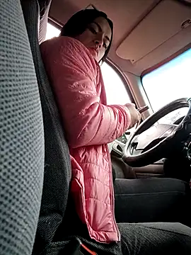 Snapshot of Lesli_26 chatting on April 2026 03:12:01 PM Lesli 26 online show from April 2026 03:12:01 PM