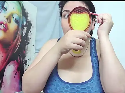 ZoeThorner online show from April 2026 11:57:01 AM