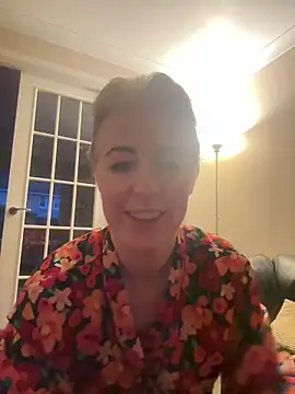 Snapshot of Laylaskyexx chatting on April 2026 05:07:02 AM Laylaskyexx online show from April 2026 05:07:02 AM