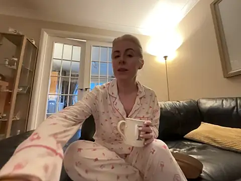 Laylaskyexx online show from May 2026 05:14:02 AM