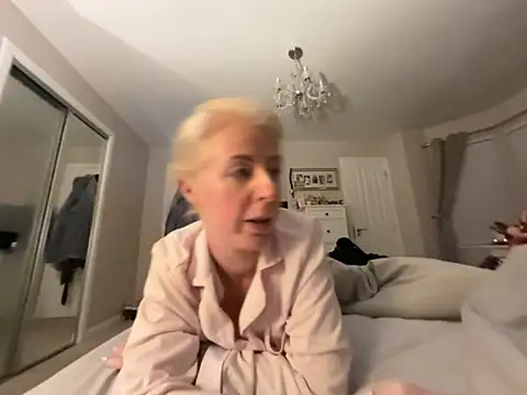 Laylaskyexx online show from May 2026 09:31:02 PM