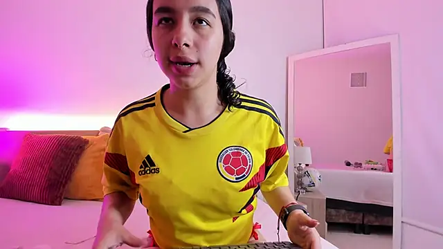 DaphneValucci online show from June 2026 03:52:02 AM