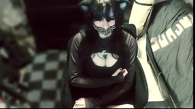 Snapshot of ErroneousMeow chatting on April 2026 11:02:01 PM ErroneousMeow online show from April 2026 11:02:01 PM