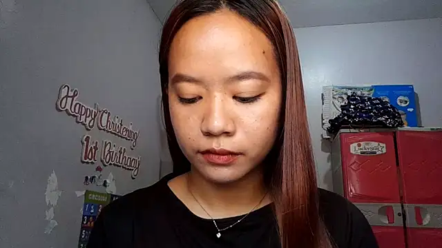 Snapshot of KrisKeep chatting on April 2026 07:42:02 AM KrisKeep online show from April 2026 07:42:02 AM