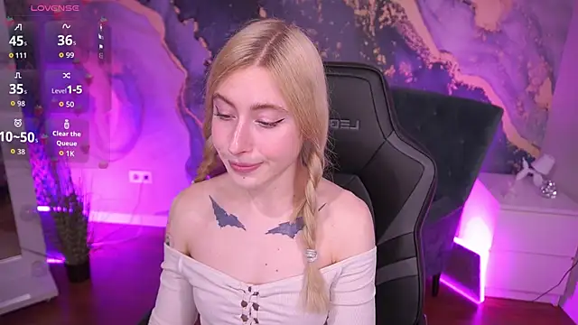 MelaniiePlay online show from April 2026 01:14:02 PM