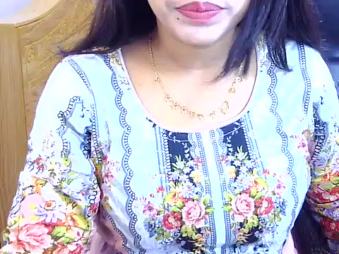 Snapshot of Noor_Zarin chatting on June 2026 11:51:01 PM Noor Zarin online show from June 2026 11:51:01 PM