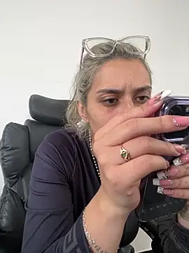 Snapshot of Isabella_varella- chatting on June 2026 02:05:01 PM Isabella varella- online show from June 2026 02:05:01 PM