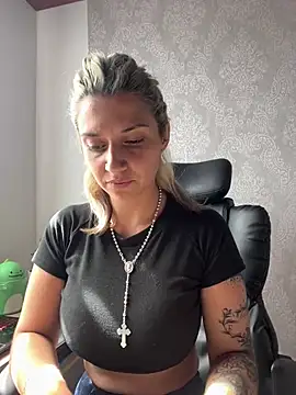 Snapshot of Isabella_varella- chatting on June 2026 02:25:02 PM Isabella varella- online show from June 2026 02:25:02 PM