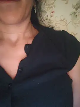 Snapshot of sara_41 chatting on June 2026 05:03:02 PM sara 41 online show from June 2026 05:03:02 PM