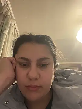 Mary Lia online show from April 2026 06:14:02 PM