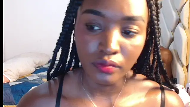 Snapshot of YANADEBAYO chatting on June 2026 06:22:02 PM YANADEBAYO online show from June 2026 06:22:02 PM