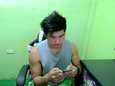 Hunkfireman online show from June 2026 11:37:01 PM
