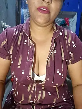 Snapshot of Riyashrma001 chatting on April 2026 12:02:01 PM Riyashrma001 online show from April 2026 12:02:01 PM