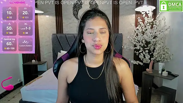 Atiena  online show from April 2026 07:19:01 PM