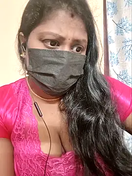 Snapshot of Romantic_Woman chatting on April 2026 02:10:01 PM Romantic Woman online show from April 2026 02:10:01 PM